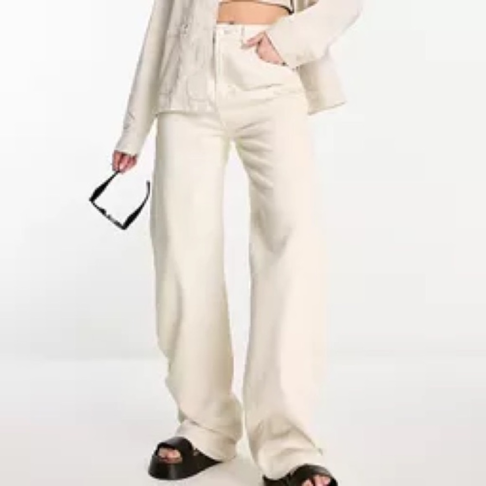 ASOS DESIGN Straight Leg Jeans in Neutral -  W28 / L30 - 100% Cotton